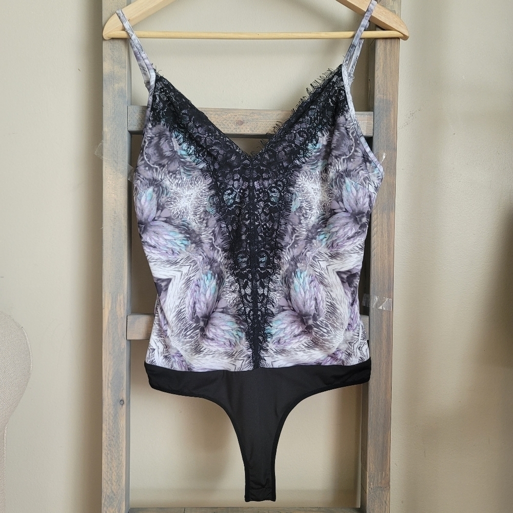 Bebe bodysuit size medium